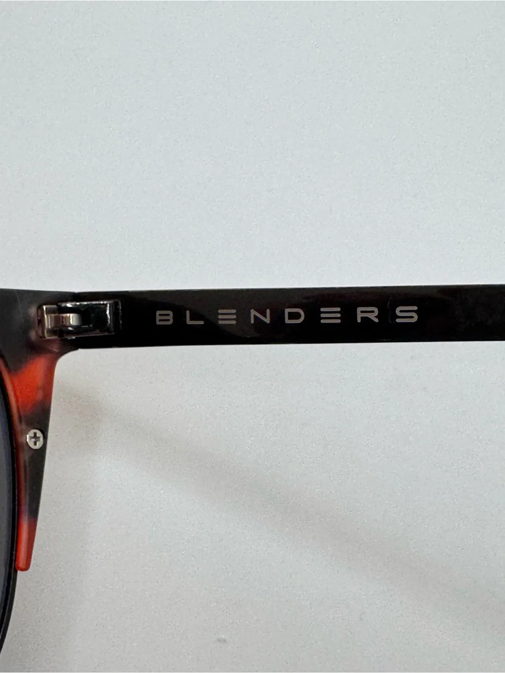 Blenders Blueberry Polarized Mirrored Sunglasses NWOT